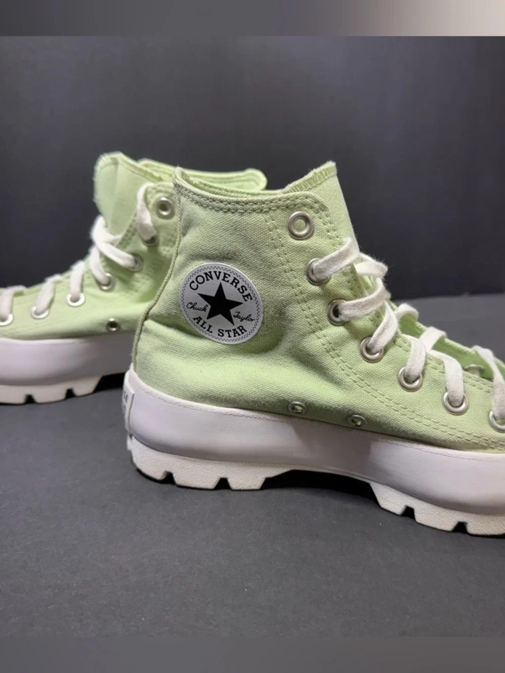 Converse Kids High Top chunky heel Sneakers in Pale Green and White sz 5.5
